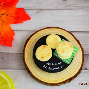 Magneto de Tortillas Salvadoreñas – Souvenir Artesanal de El Salvador – Hecho a Mano en Porcelana Fría – Decoración Única para Tu Hogar